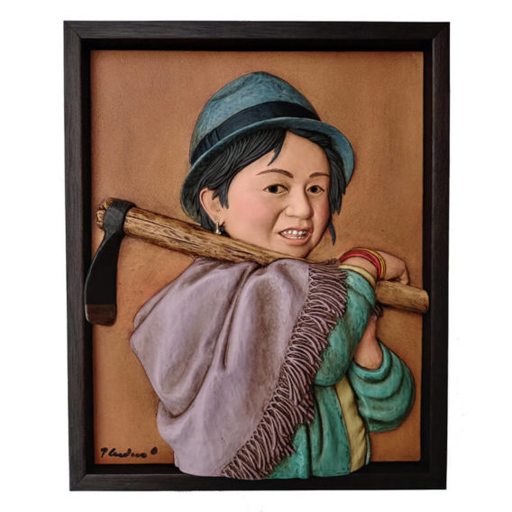 ceramica art traditional ecuadorian girl from Azuay